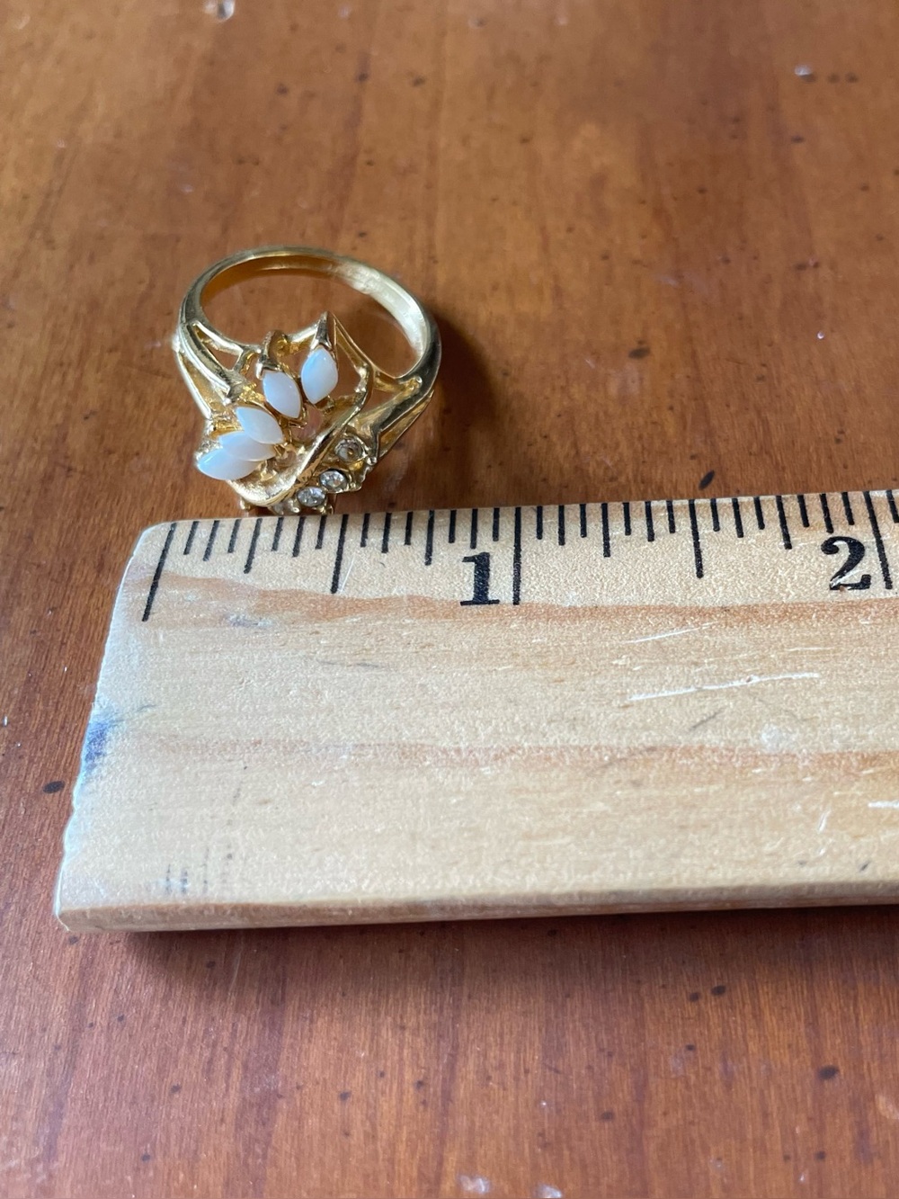 Vintage 1960s Cocktail Ring with Faux Opal & Rhinestones in Gold-tone, size 6.5 - Picture 9 of 10